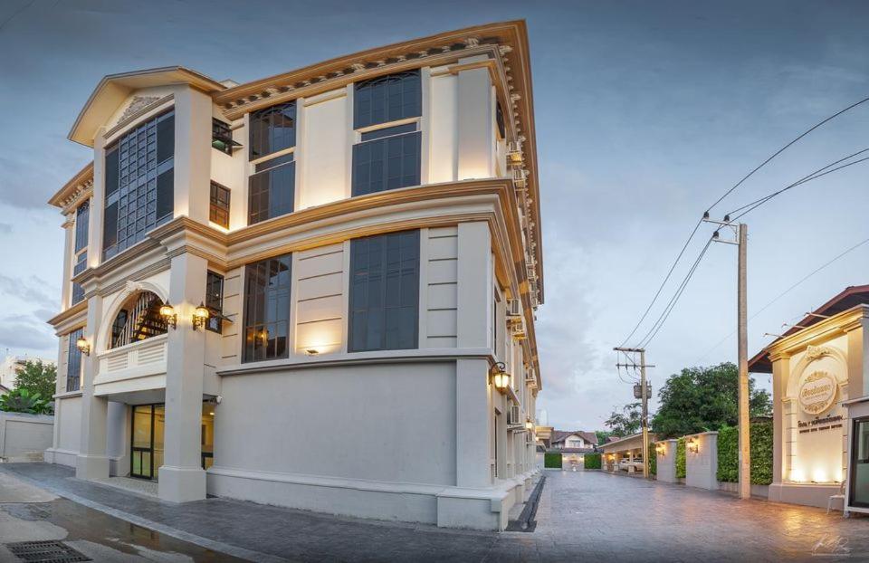 Huern Kan Thong Hotel Фрае Екстериор снимка
